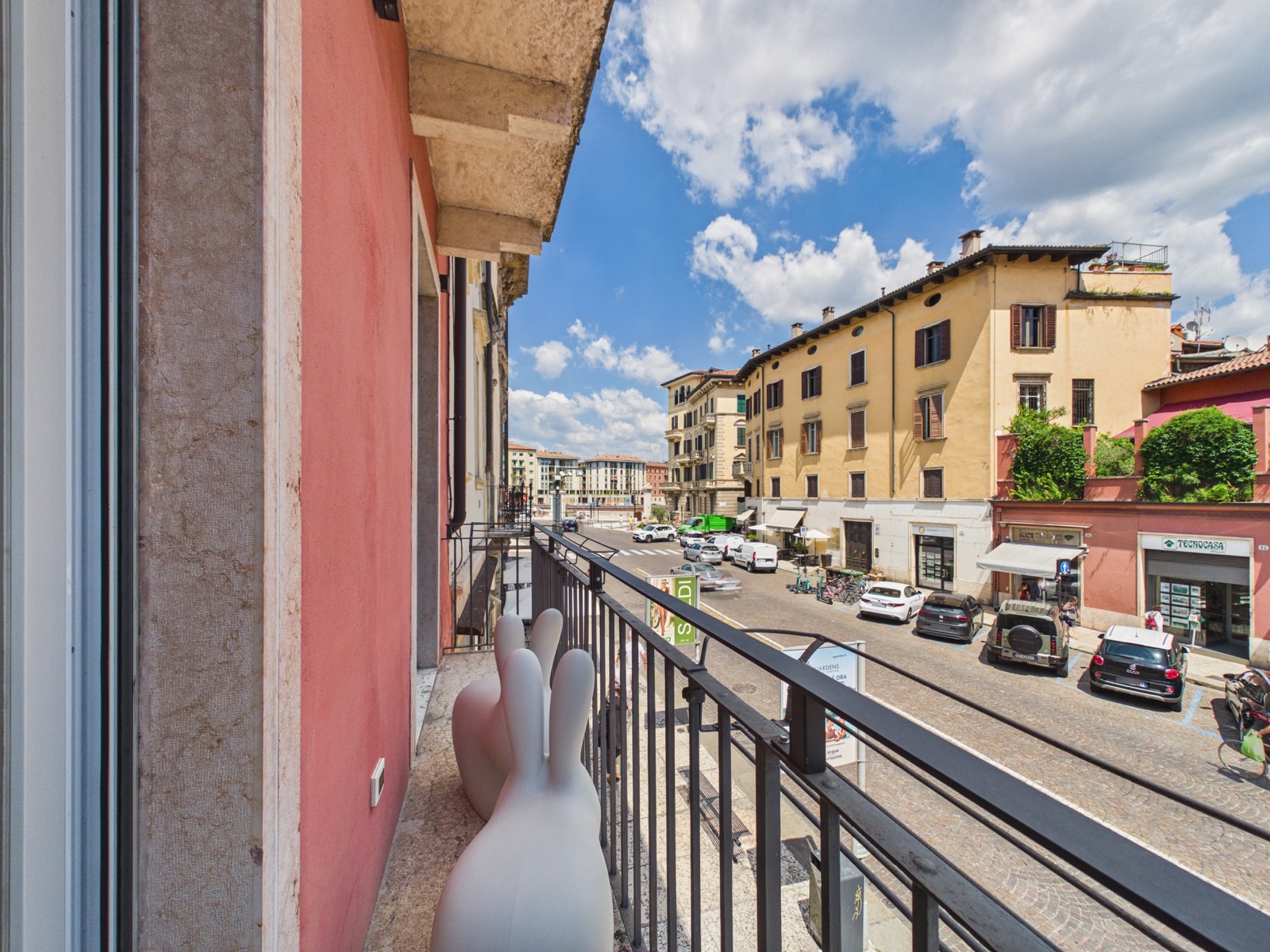 Vista dal balcone sulla piazza